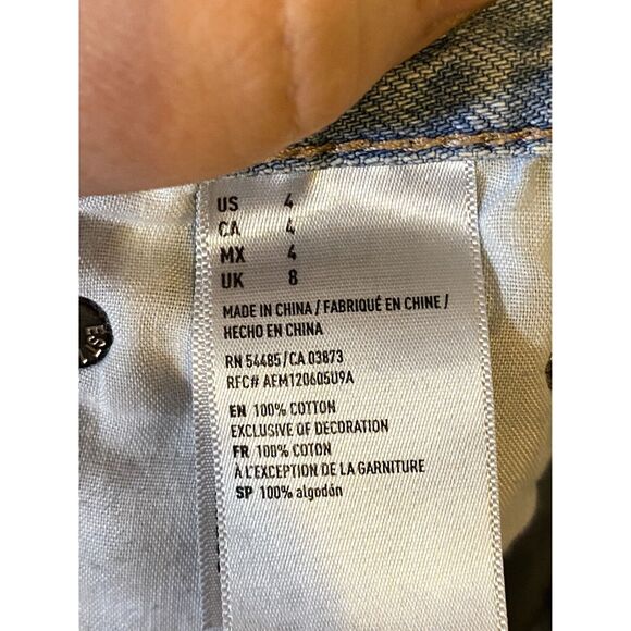 American Eagle Womens Sz 4 Tom Girl Shortie Shorts Distressed Frayed Light Wash - Picture 10 of 10